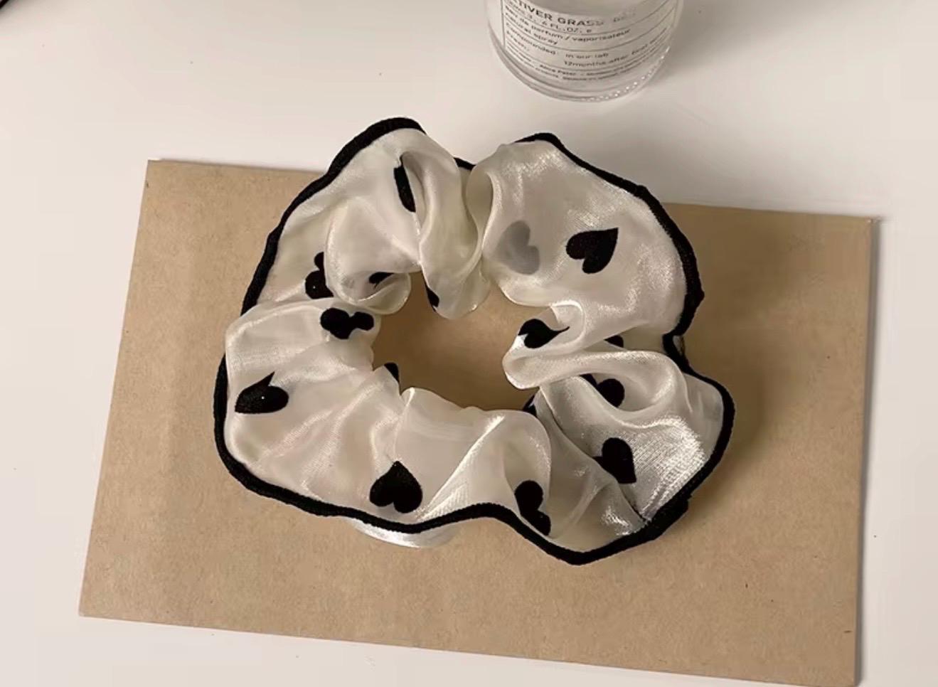 Elegant Black and White 3pk Pokka Dotted design Scrunchies